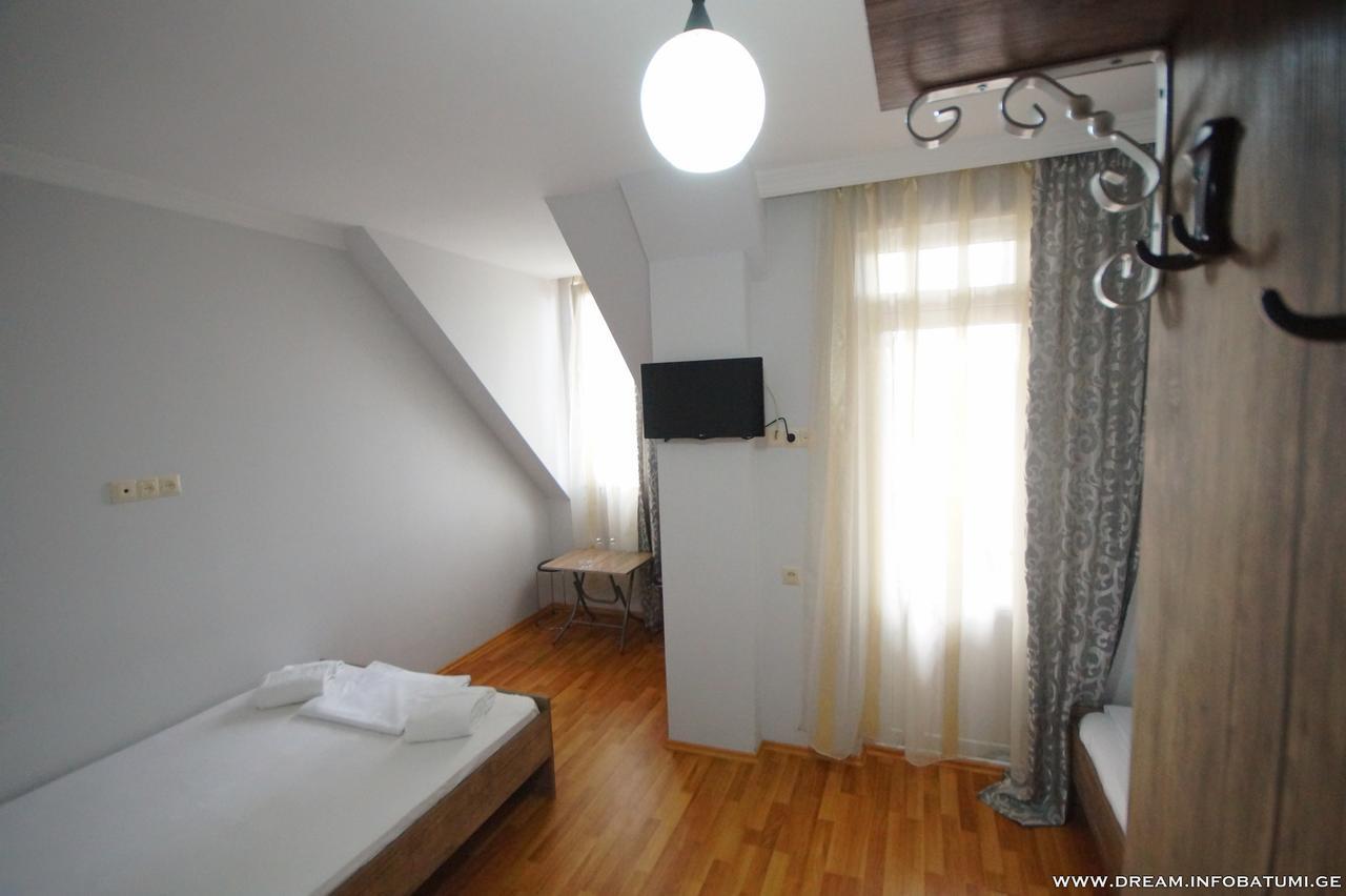 Dream Hotel Batoumi Extérieur photo
