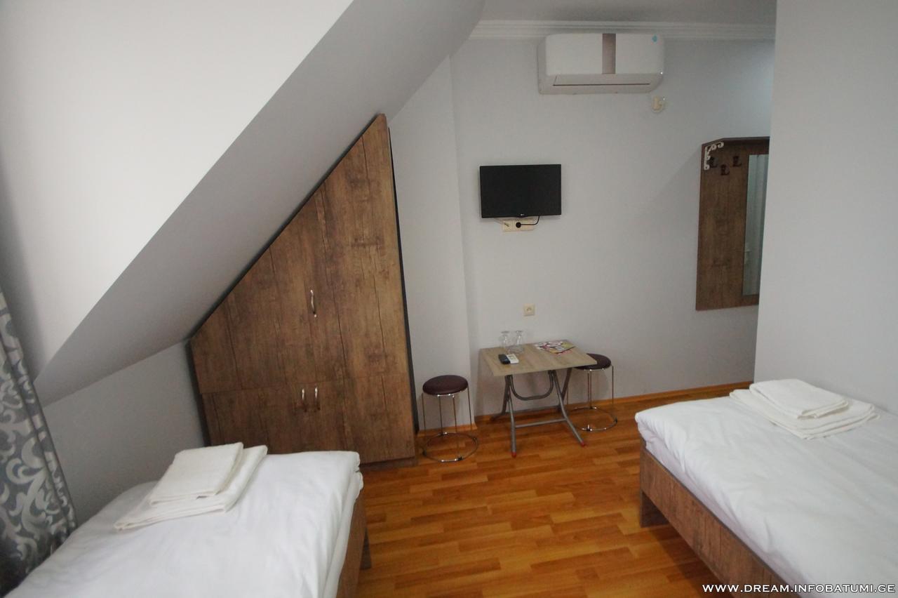Dream Hotel Batoumi Extérieur photo