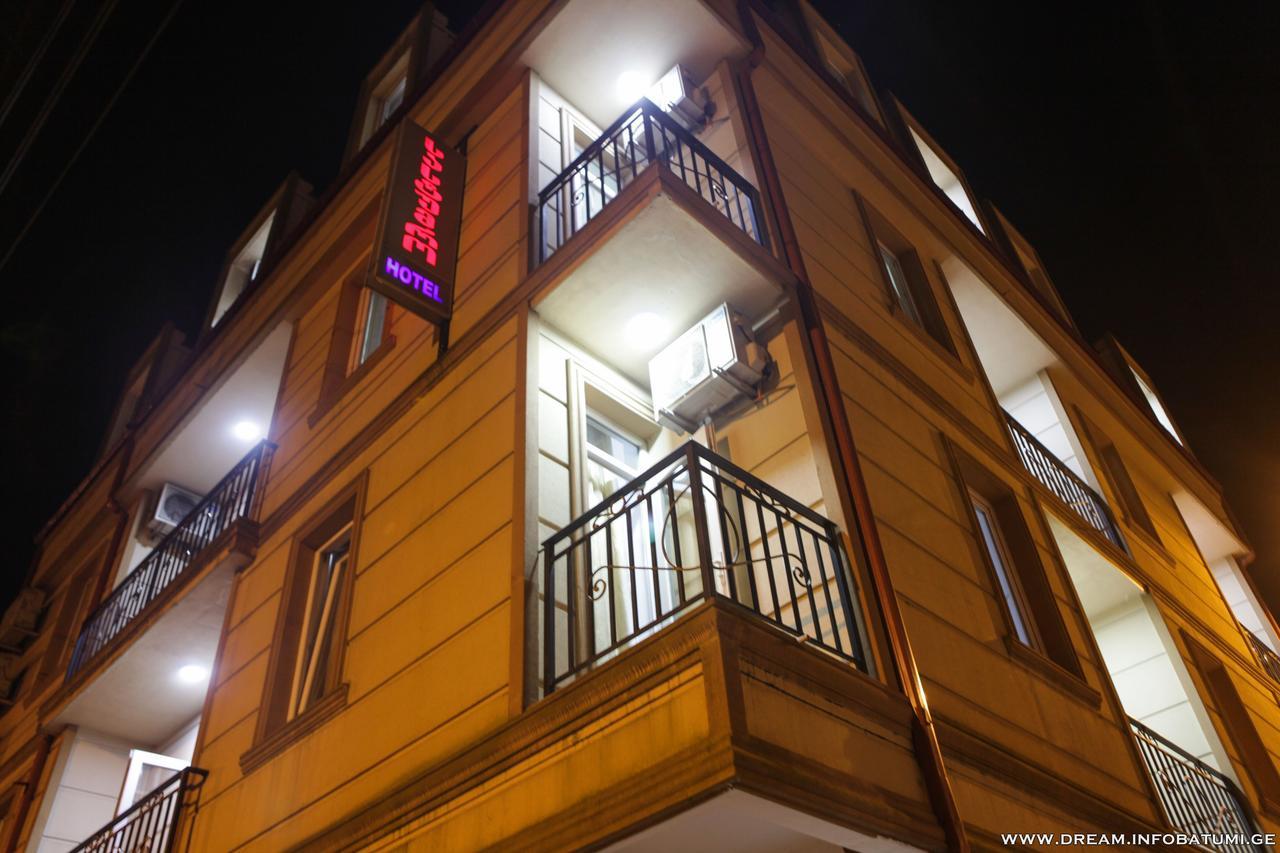 Dream Hotel Batoumi Extérieur photo